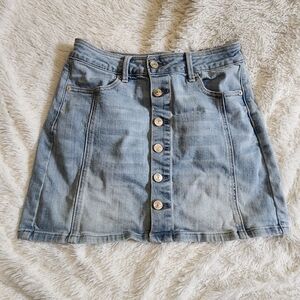 American eagle light wash super stretch button front denim jean skirt size 4